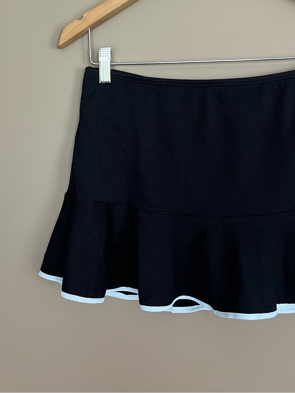 {Tommy Bahama} Island Cays Cabana High-waist Swim Skirt in Black - Medium - NWT - Picture 2 of 12
